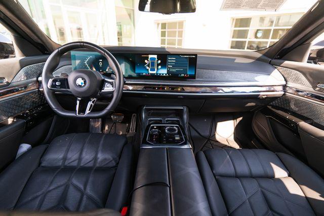 2025 BMW 760i - $95,094