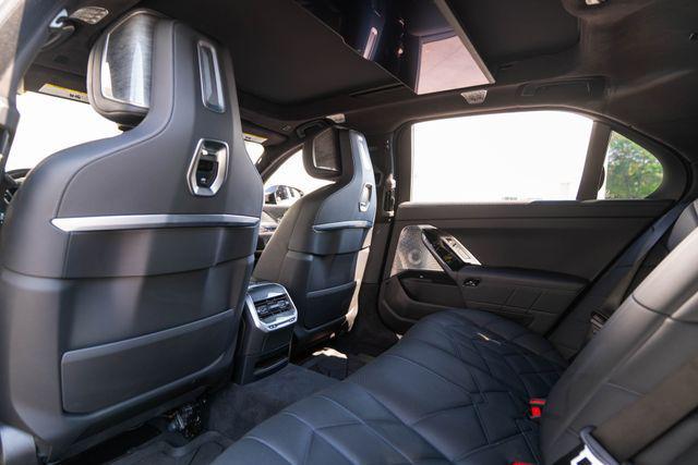 2025 BMW 760i - $95,094