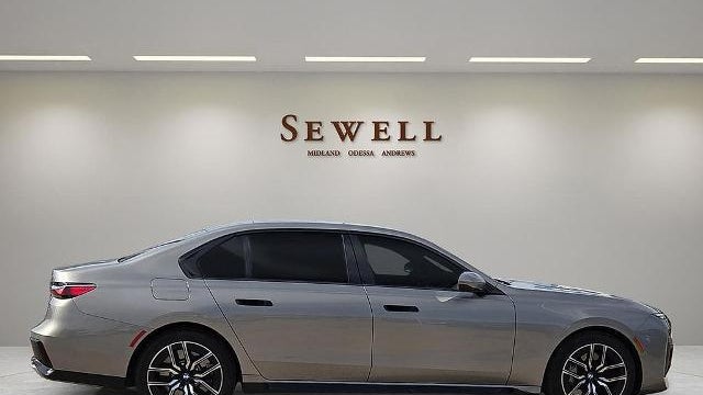 2025 BMW 7 Series 760i xDrive