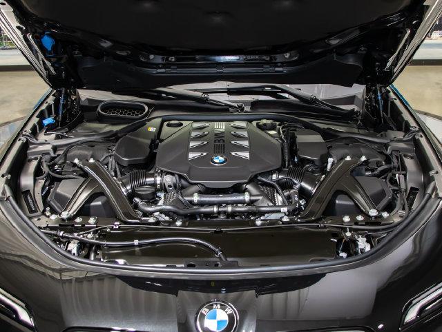 2026 BMW 760i - $122,799