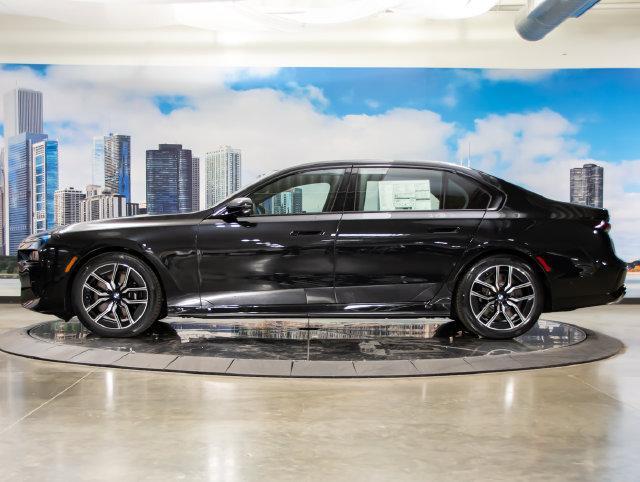 2026 BMW 760i - $122,799