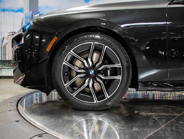 2026 BMW 760i - $122,799