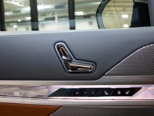 2026 BMW 760i - $122,799