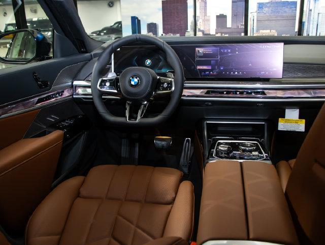2026 BMW 760i - $122,799
