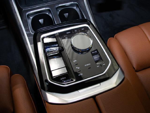 2026 BMW 760i - $122,799