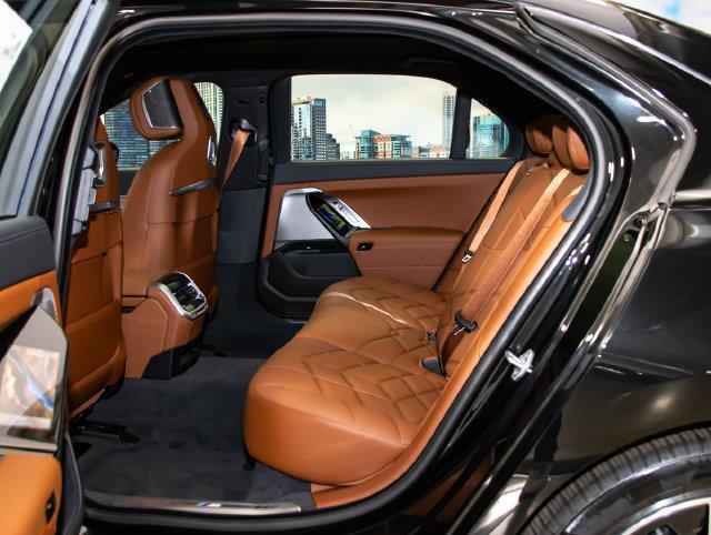 2026 BMW 760i - $122,799