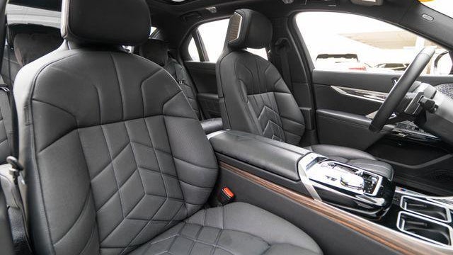 2023 BMW 7 Series 760i xDrive