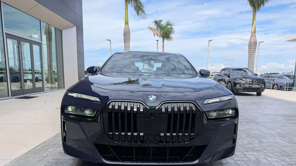 2024 BMW 7 Series 760i xDrive