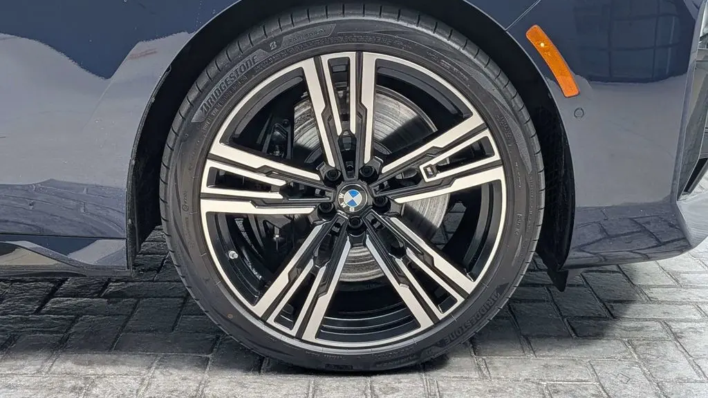 2024 BMW 7 Series 760i xDrive