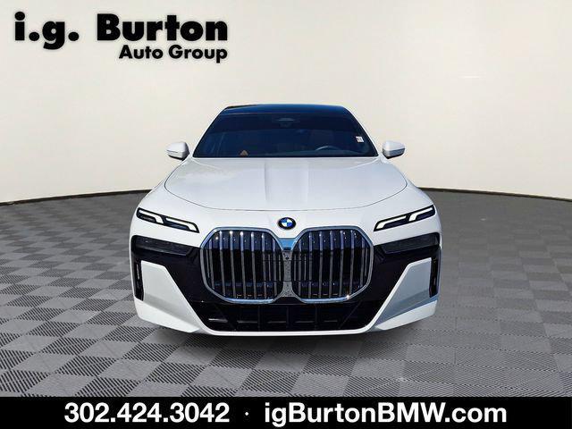 2026 BMW 760i - $106,798