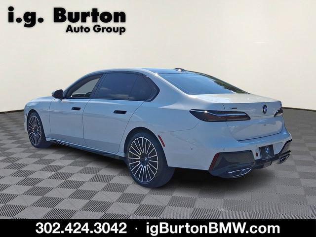 2026 BMW 760i - $106,798