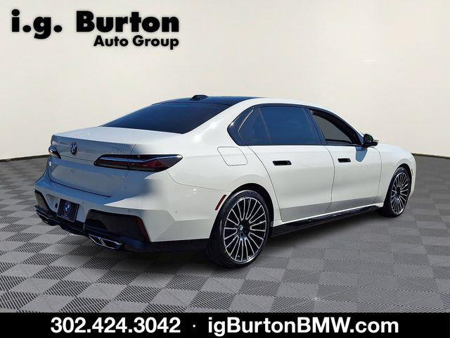 2026 BMW 760i - $106,798