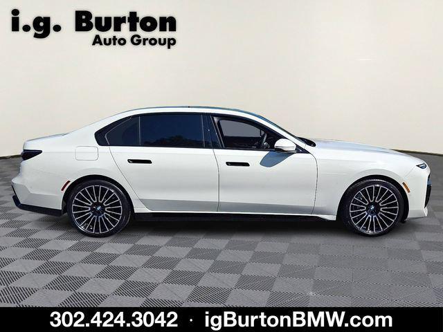 2026 BMW 760i - $106,798