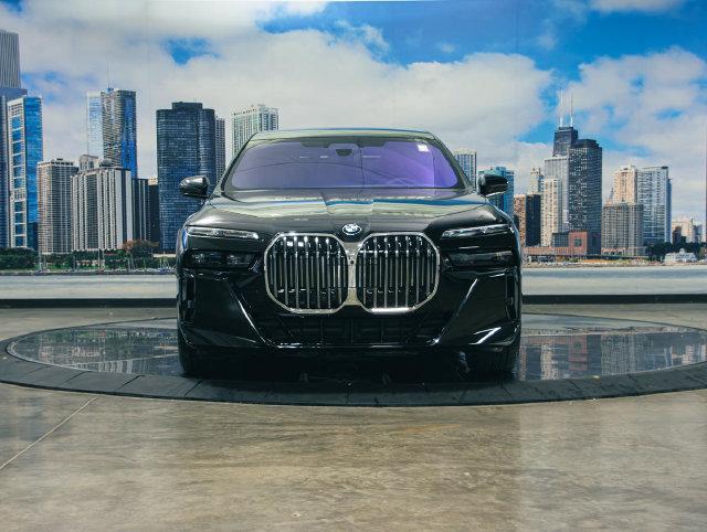2026 BMW 760i - $135,799