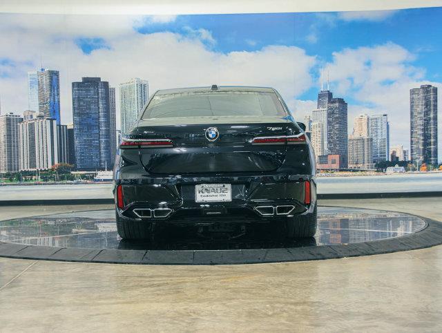 2026 BMW 760i - $135,799