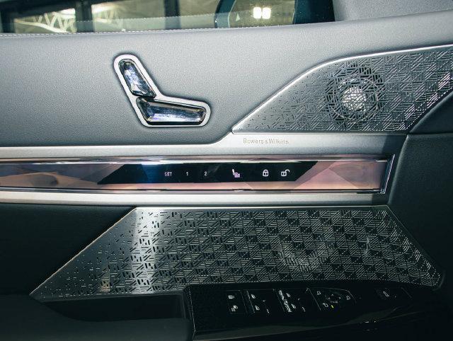 2026 BMW 760i - $135,799