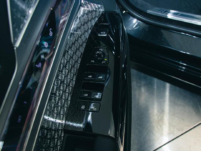 2026 BMW 760i - $135,799