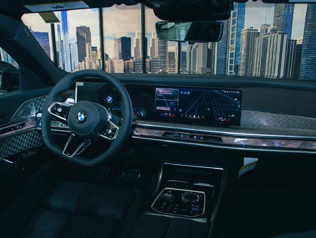 2026 BMW 760i - $135,799