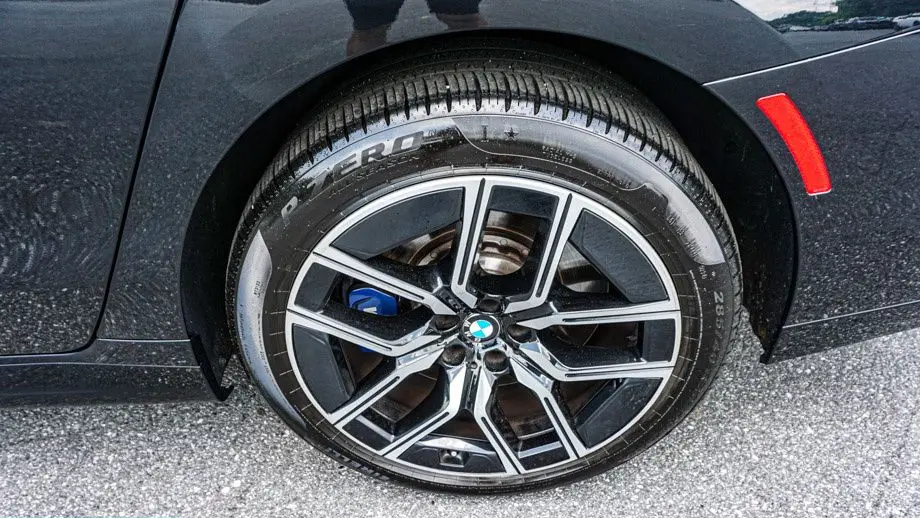 2023 BMW 7 Series 760i xDrive