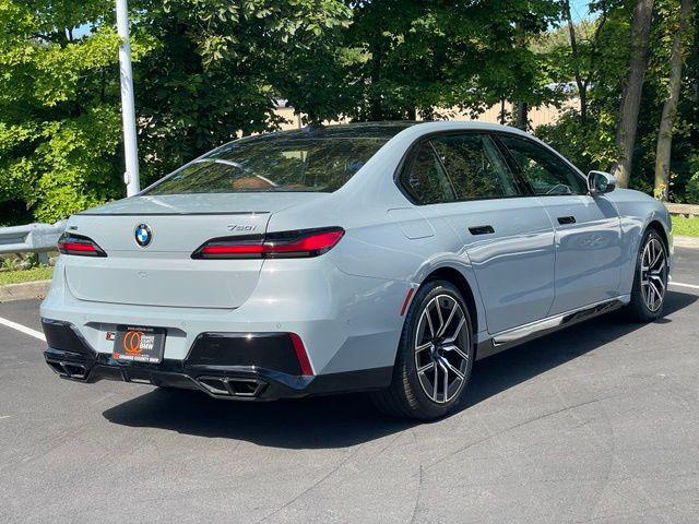 2026 BMW 760i - $118,547