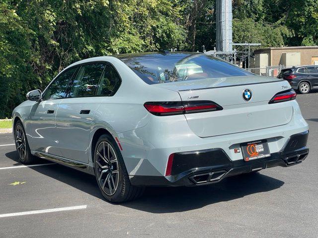 2026 BMW 760i - $118,547