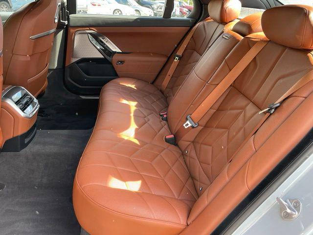 2026 BMW 760i - $118,547