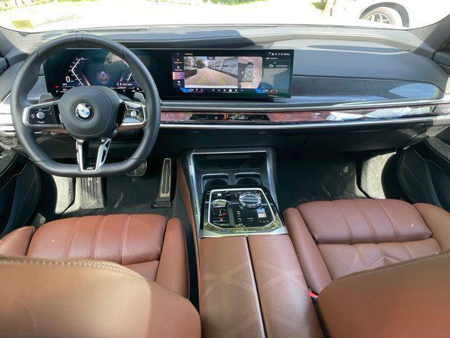 2026 BMW 760i - $118,547