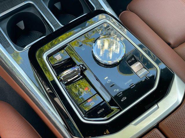 2026 BMW 760i - $118,547