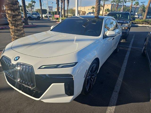2026 BMW 760i - $117,076