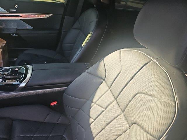 2026 BMW 760i - $117,076