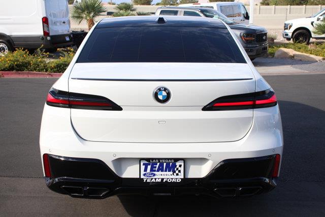 2026 BMW 760i - $117,076