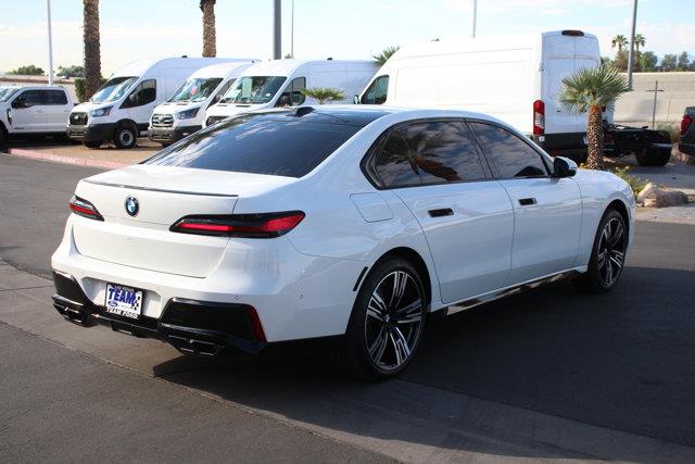 2026 BMW 760i - $117,076