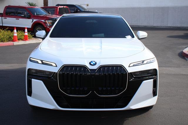 2026 BMW 760i - $117,076