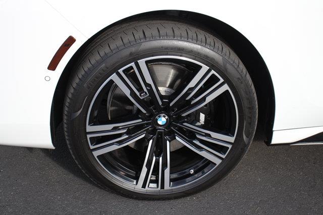 2026 BMW 760i - $117,076