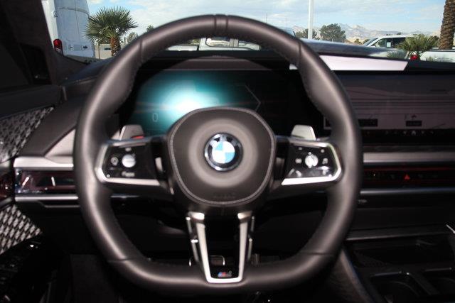 2026 BMW 760i - $117,076