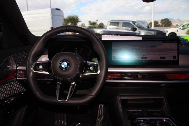 2026 BMW 760i - $117,076