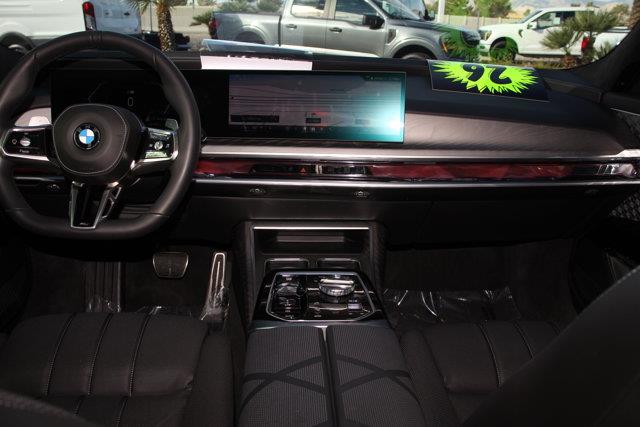 2026 BMW 760i - $117,076
