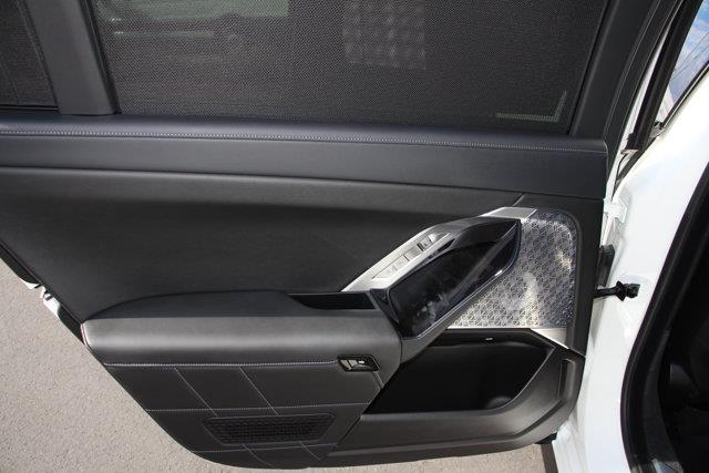 2026 BMW 760i - $117,076