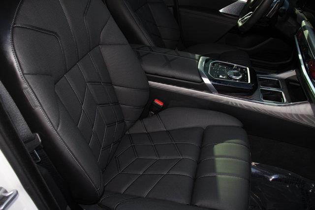 2026 BMW 760i - $117,076
