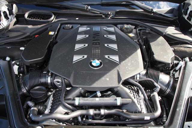 2026 BMW 760i - $117,076
