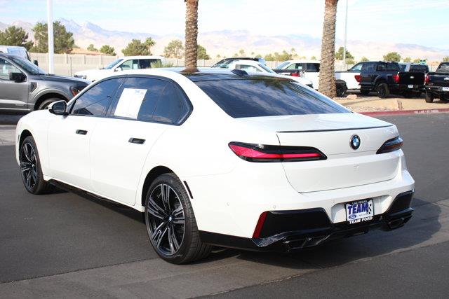 2026 BMW 760i - $117,076