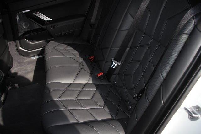 2026 BMW 760i - $117,076
