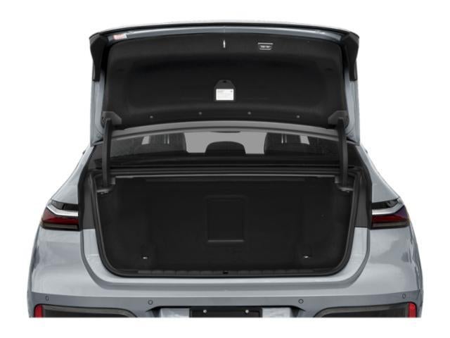 2026 BMW 760i - $123,247