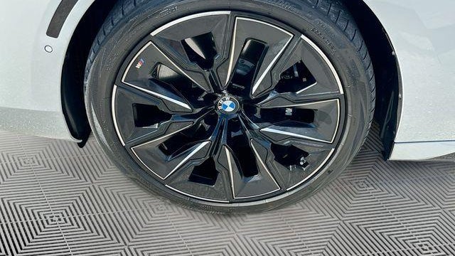 2023 BMW 7 Series 760i xDrive