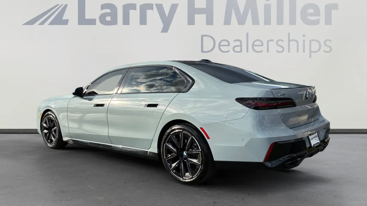 2025 BMW 7 Series 760i xDrive