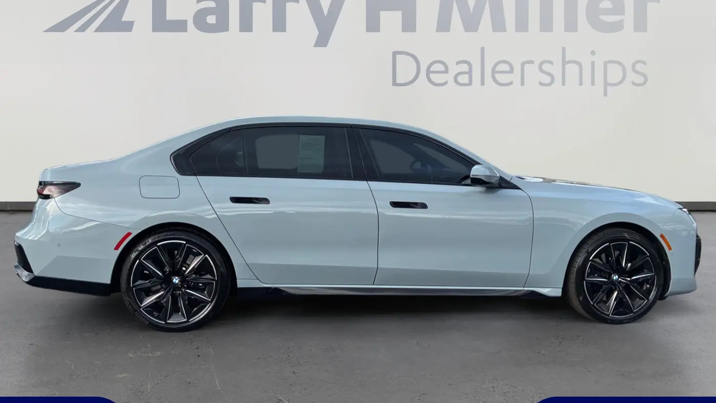 2025 BMW 7 Series 760i xDrive