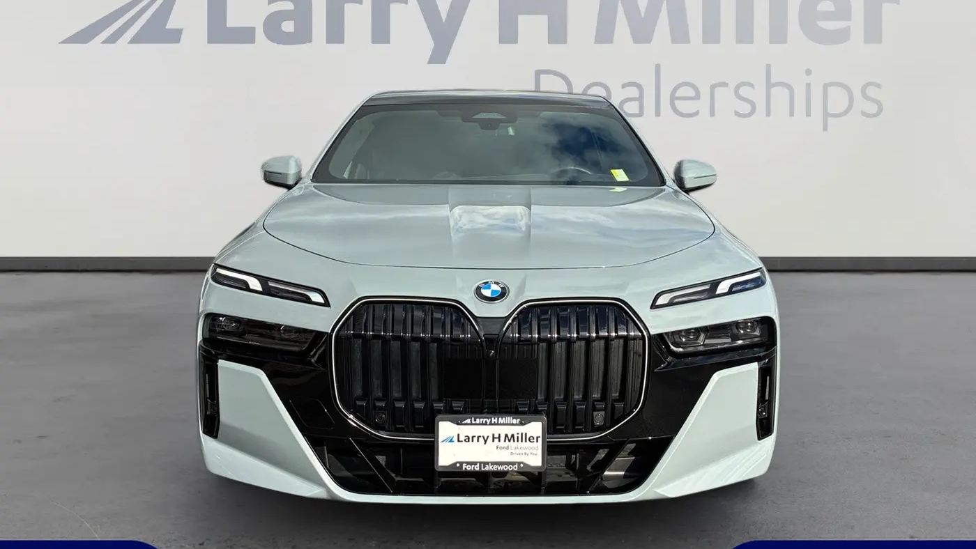 2025 BMW 7 Series 760i xDrive