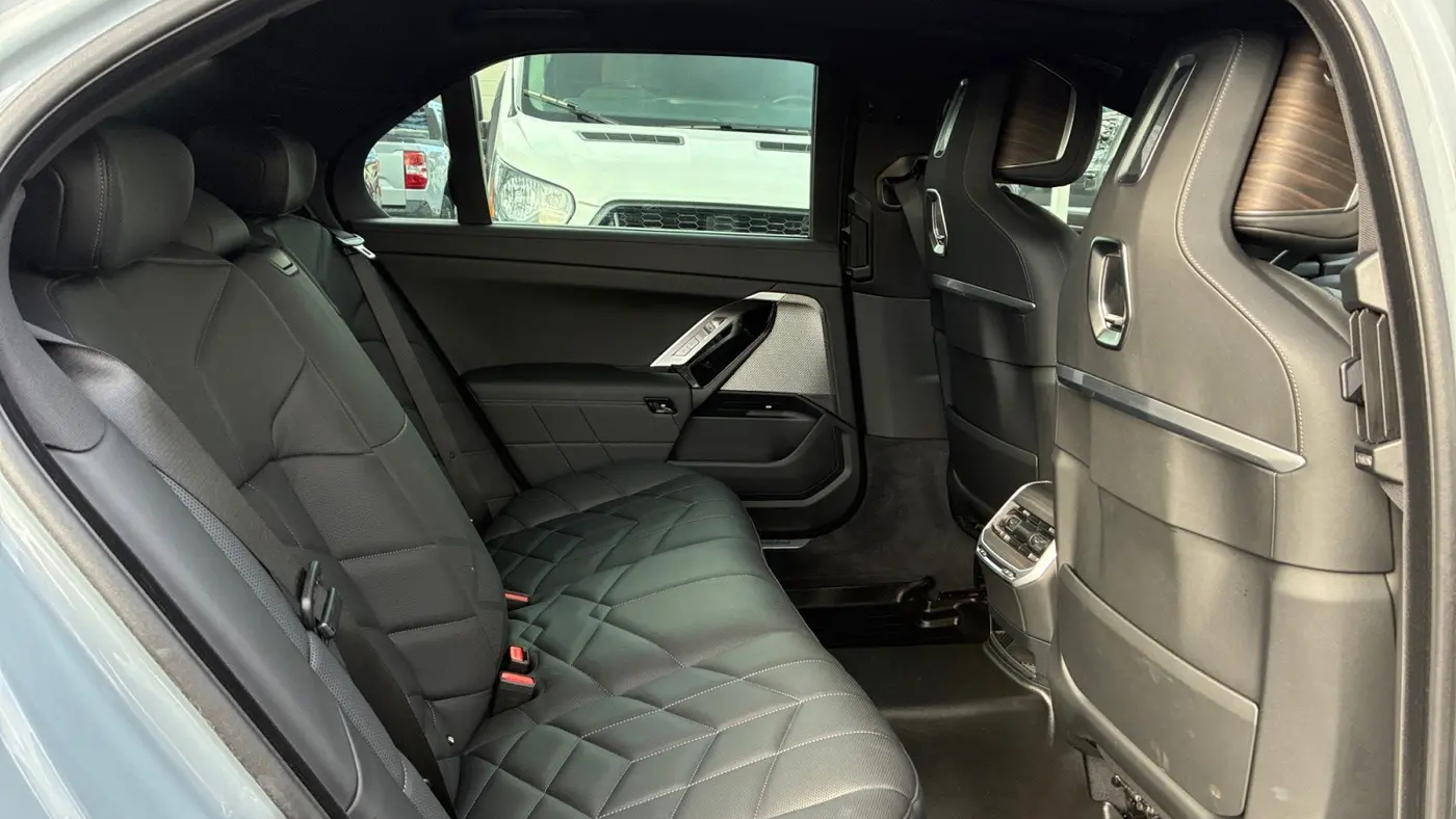 2025 BMW 7 Series 760i xDrive