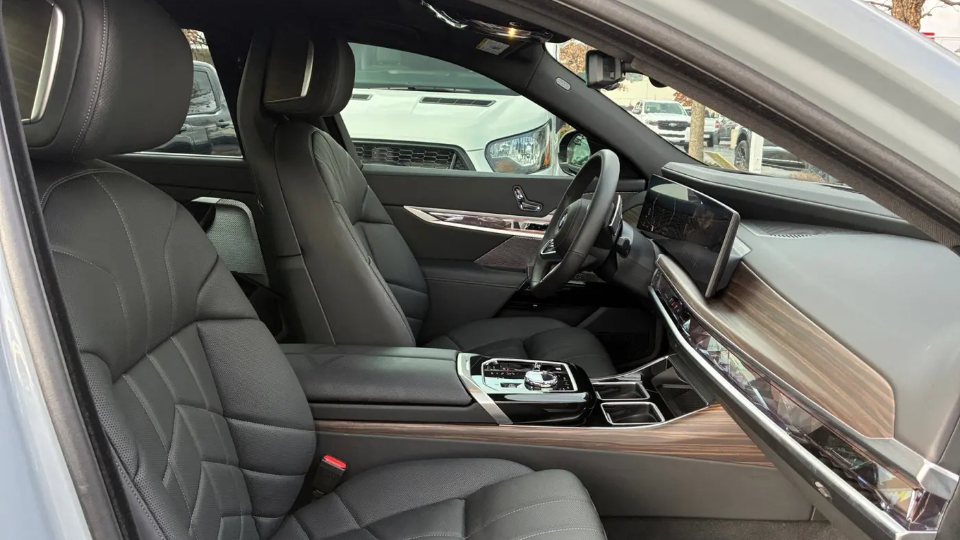 2025 BMW 7 Series 760i xDrive