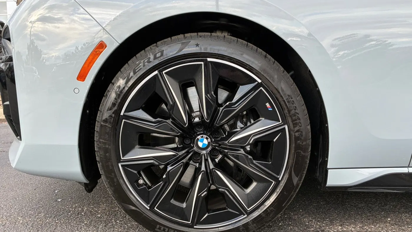 2025 BMW 7 Series 760i xDrive